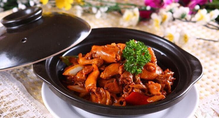 新开河参炖鸽子制作详解：一道滋补养生的传统美食