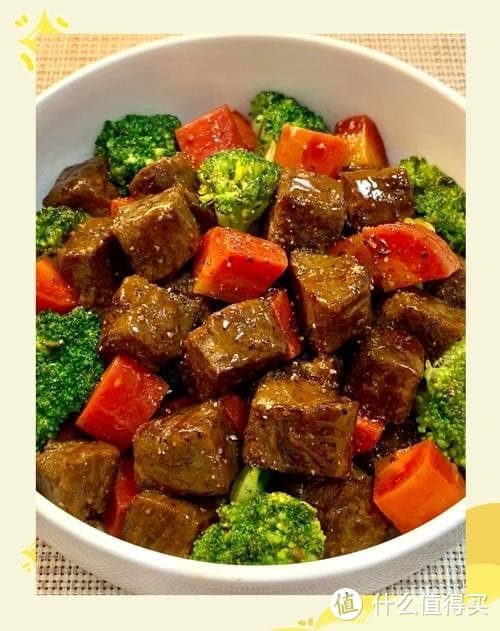 西兰花胡萝卜牛肉粒：美味与瘦身的完美结合