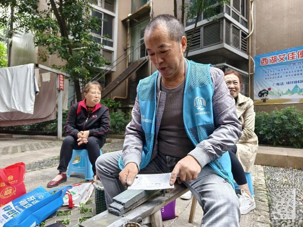 走街串巷30年，“磨刀匠”只想守住传统老手艺