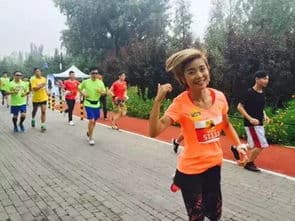 马拉松赛道上的明星：从扎洛卡到陈道明