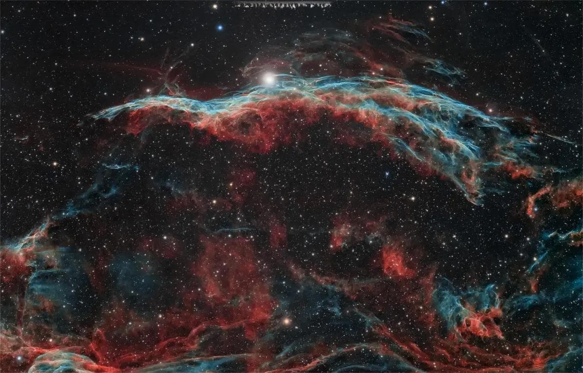 恒星：宇宙中最壮观的演变之旅