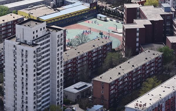 北京实施“六年一学位”、“多校划片”等措施，给学区房降温