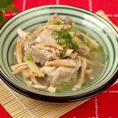 墨鱼排骨汤制作详解：食材准备与烹饪要点
