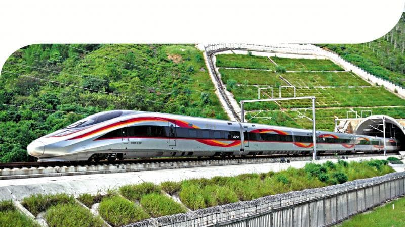 中国高铁技术飞跃 从“追赶者”到领跑世界