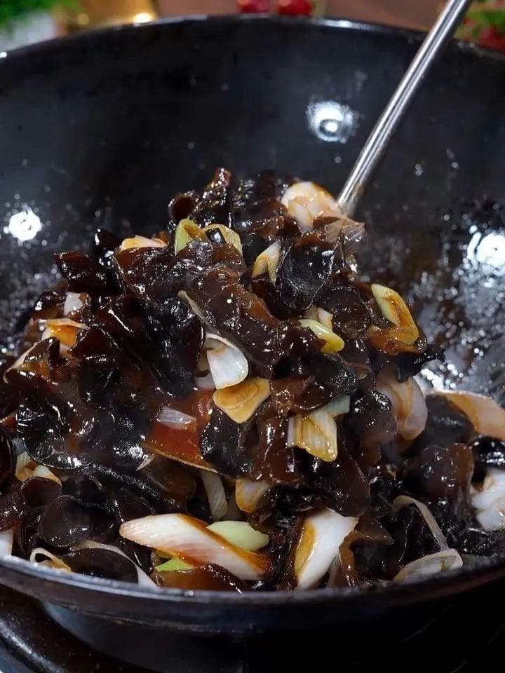 推荐5道木耳美味食谱，好吃下饭，凉拌小炒皆有特色，快来试试吧！