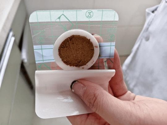 穴位贴敷：传统中医的绿色疗法
