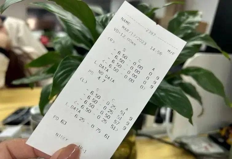 如何正确配眼镜？
