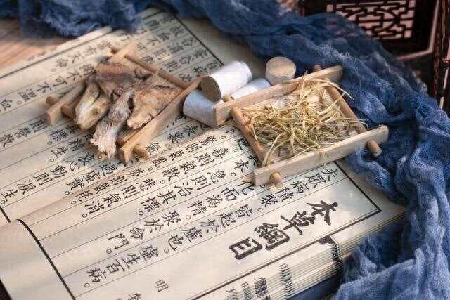 中医为什么说“有事没事桂枝汤，遇事不决小柴胡”？