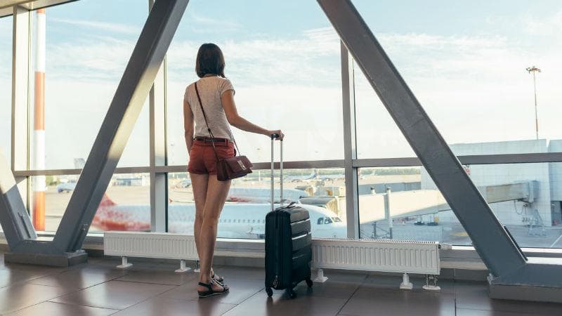 中国中免时隔两年再次涨停，旅游零售业正在迎来复苏？