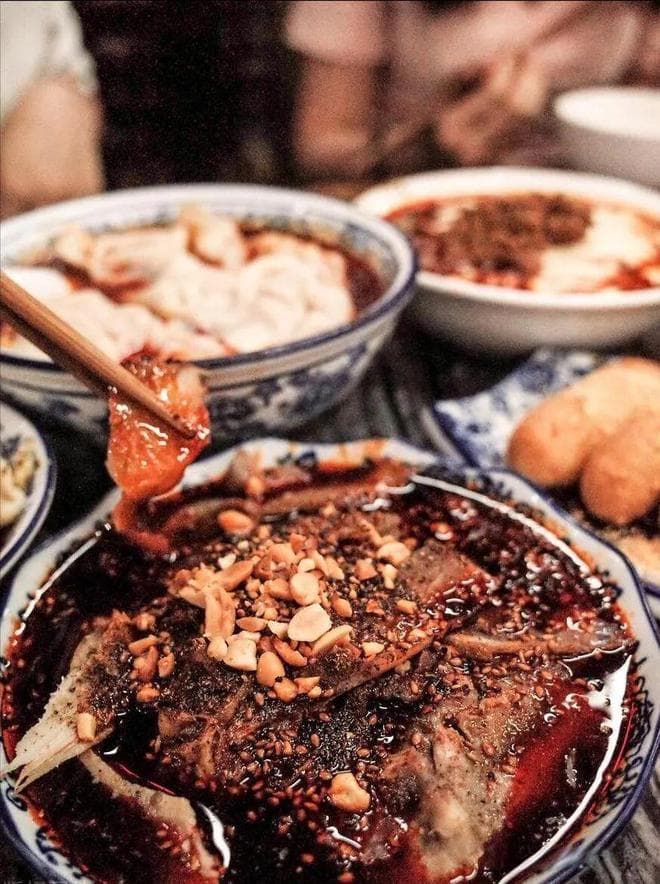 成都十大特色早餐：从龙抄手到怪味面，尽显“天府之国”饮食文化魅力