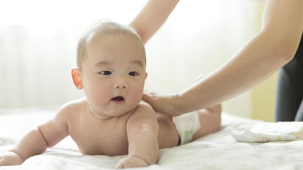 世界早产儿日｜“爸比妈咪，我喜欢你们这样抱我！”