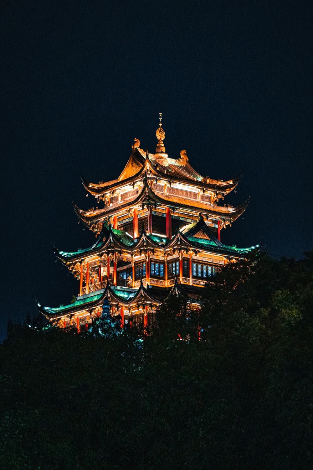 南昌冬季旅游攻略：滕王阁夜景与鄱阳湖候鸟，冬日里的别样精彩
