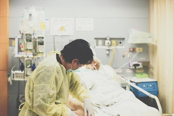 低钙惊厥的临床症状和隐性体征有哪些