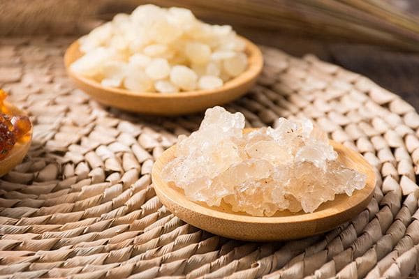 雪燕的功效与作用及食用方法
