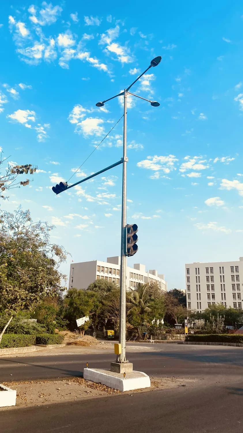 智慧合杆：鹤壁市环境监测的新选择