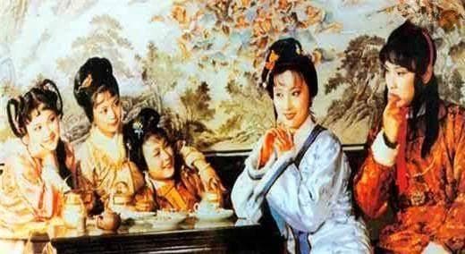 《红楼梦》奇特手法：草蛇灰线，在千里之外