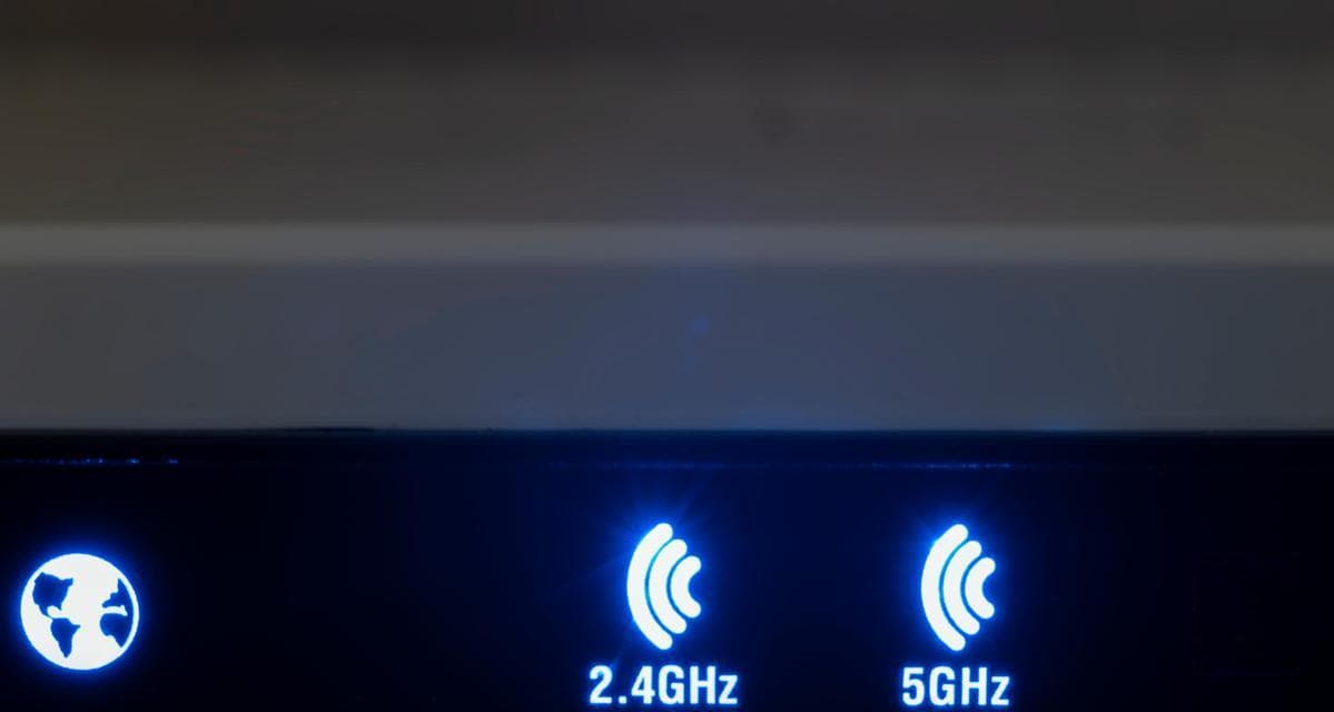 路由器2.4GHz频段设置指南：步骤详解与影响因素分析