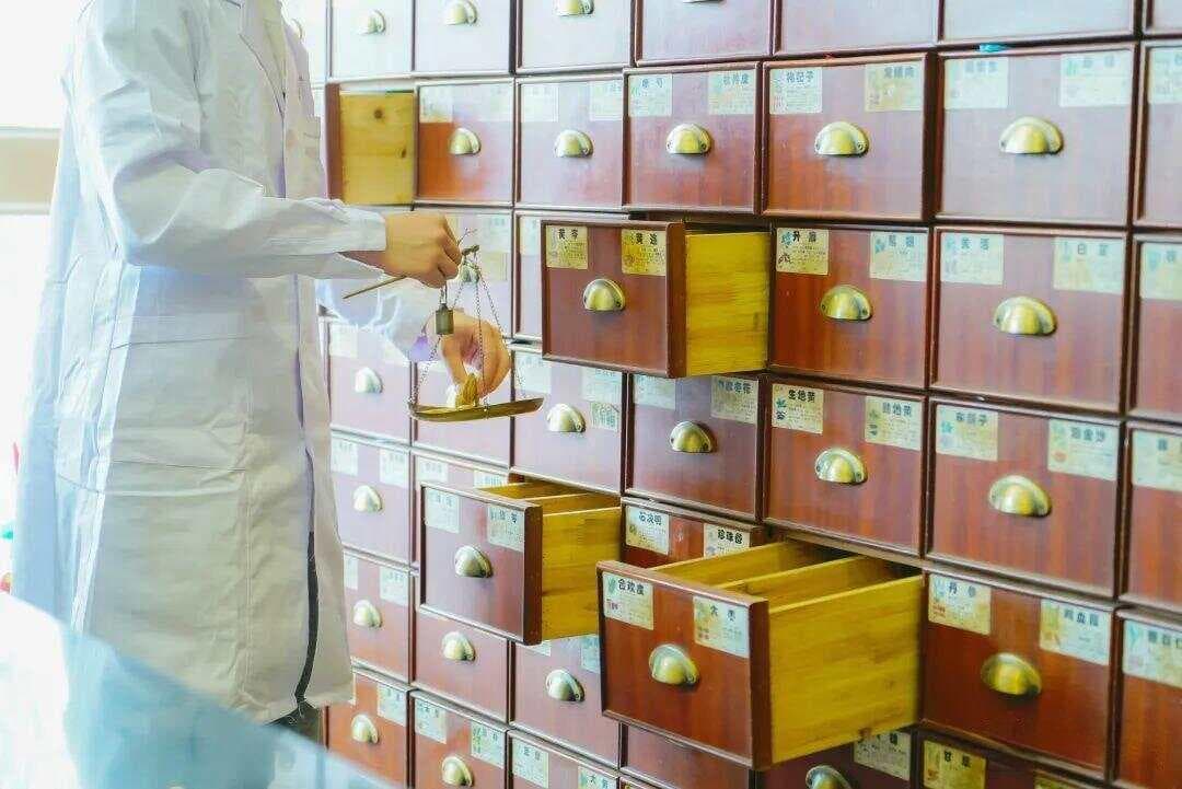 从“中医小白”到“中医拥趸”，百万大V跨界中医打造亿级流量