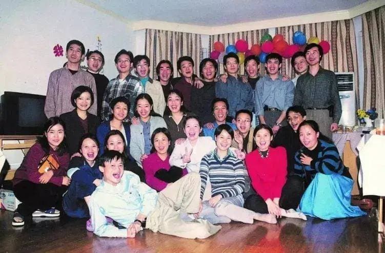 马云隐藏多年的妻子正面照曝光！年轻时曾是校花，穿着朴素低调但气质不输奶茶妹妹