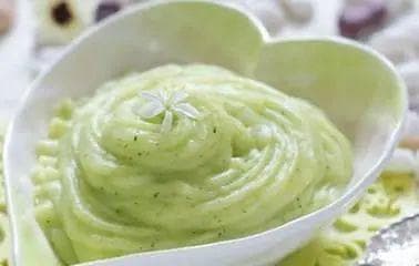 六个月宝宝辅食推荐，简单易做又营养，一天喂养全计划