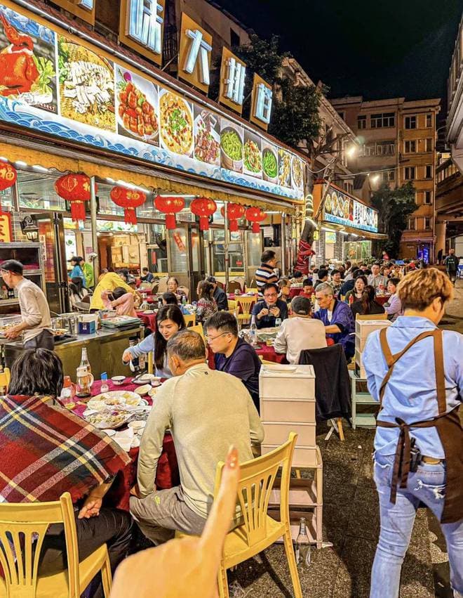 盛夏来袭，藏在城市里的大排档才是夏夜标配
