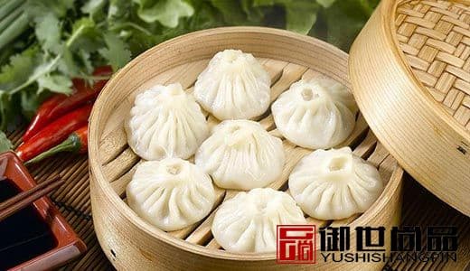 蒸包子的小技巧：时间控制与防粘方法详解