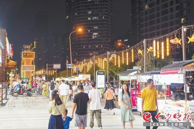 国潮涌动梅溪湖，烟火文化醉人心——“长沙夜市新江湖”系列报道 5