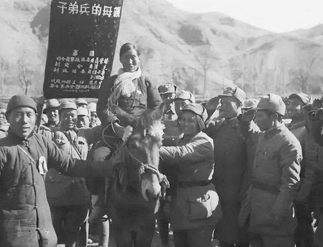 “子弟兵母亲”戎冠秀：八路军的救命恩人，却接连失去两个儿子