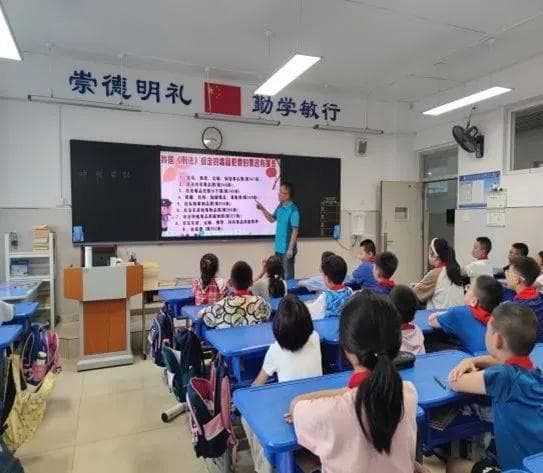 三所小学开展禁毒宣传教育活动，筑牢校园禁毒防线