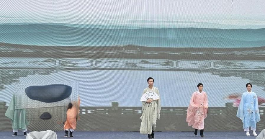 湖北省天门市服装产业园：从传统制造到电商产业的转型升级