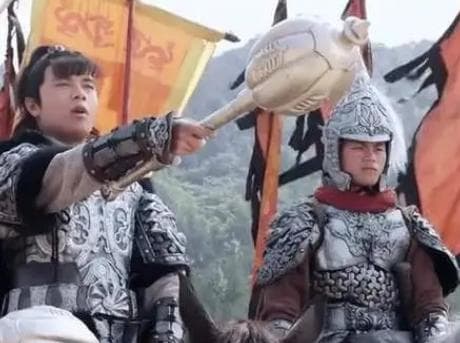 宇文成都与裴元庆的较量：力量与技巧的对决