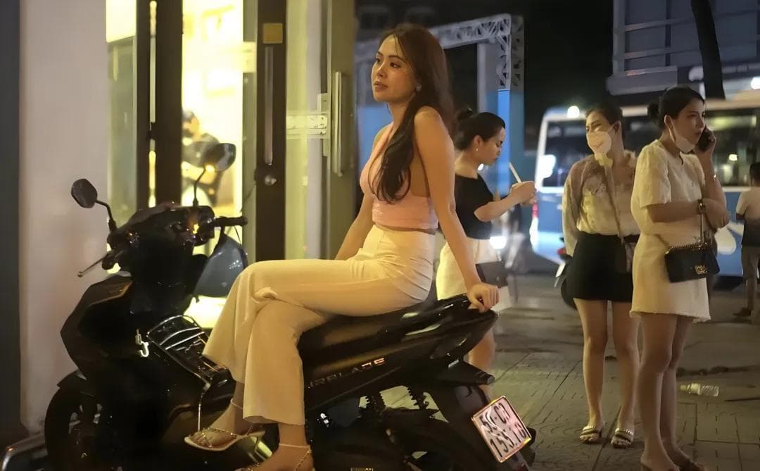 越南女性的变迁：从传统奥黛到现代自信