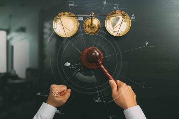 逻辑与证据：司法公正的基石