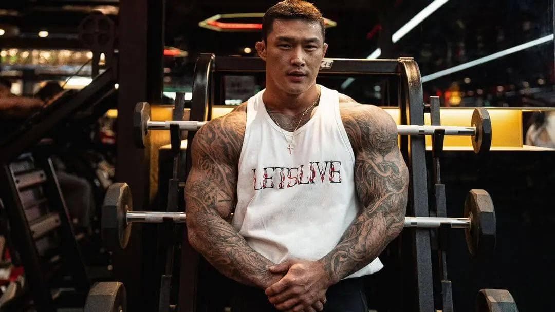 如何选择杠铃卧推重量？