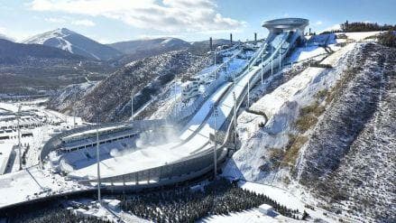 首钢园：冬奥助推工业遗存变身城市活力中心