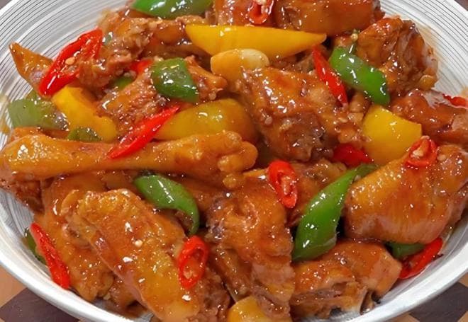 10道鸡肉家常菜制作指南：从宫保鸡丁到柠檬鸡翅，每一道都是美味经典