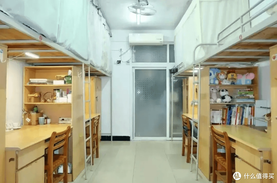 宿舍变身秘籍：分区规划+创意收纳，打造学霸级生活空间！