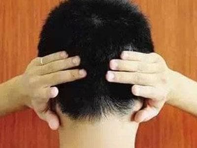古代强肾按摩法“鸣天鼓”和“叩天钟”