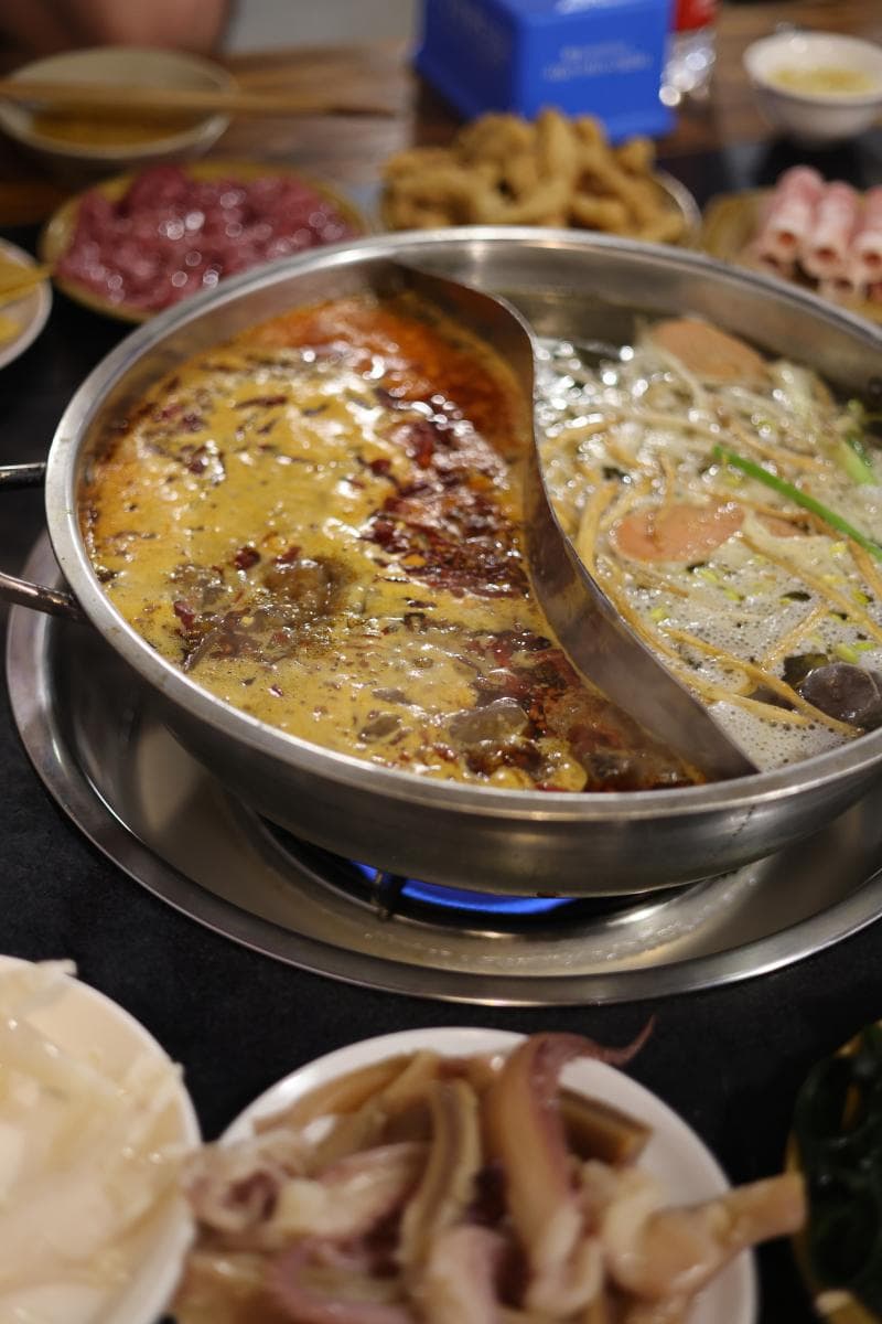 麻辣鲜香的四川火锅：舌尖上的麻辣盛宴
