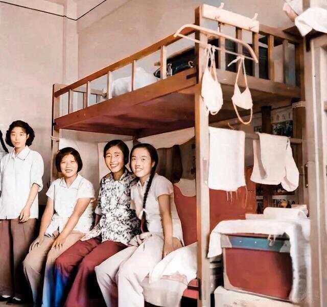 1973年，美国人镜头下的洛阳一拖：国营工厂的待遇，令人羡慕