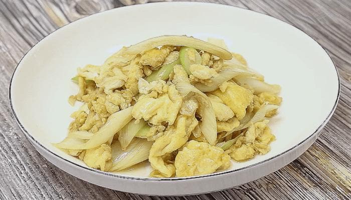 大葱炒鸡蛋的做法