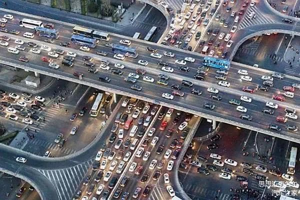 4S店购车避坑指南：买车套路多，落地价都得算清楚
