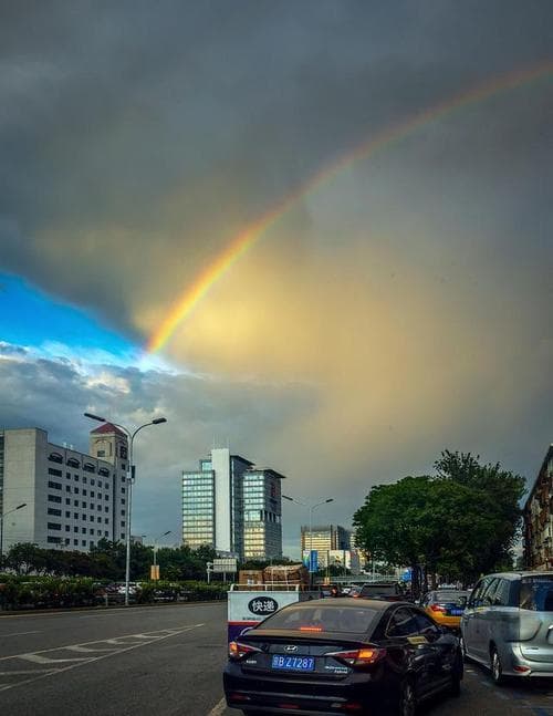 为什么彩虹在雨后？雨后彩虹：大自然的奇妙光学现象!