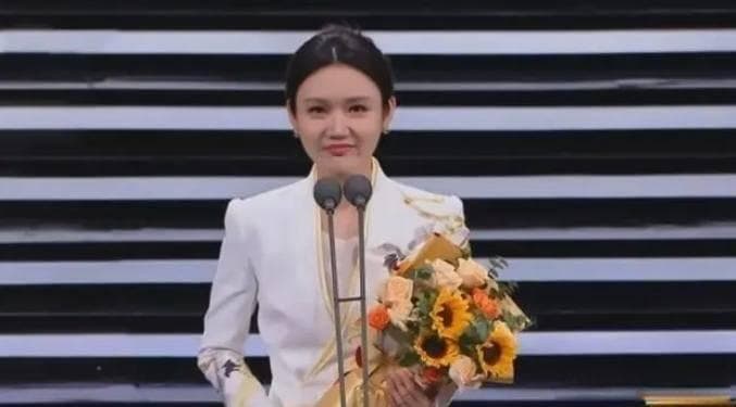 央视主持人龙洋考取博士：在事业巅峰追求学术卓越
