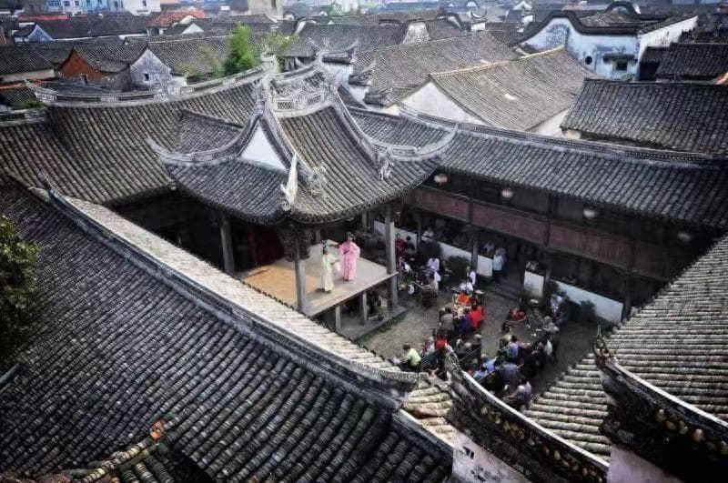漫步崇仁古镇，追寻文化脉络与传承之美