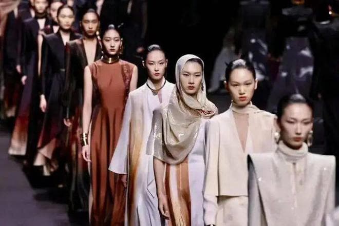 为什么模特走秀不穿内衣？原来真相是这样的，涨见识了！