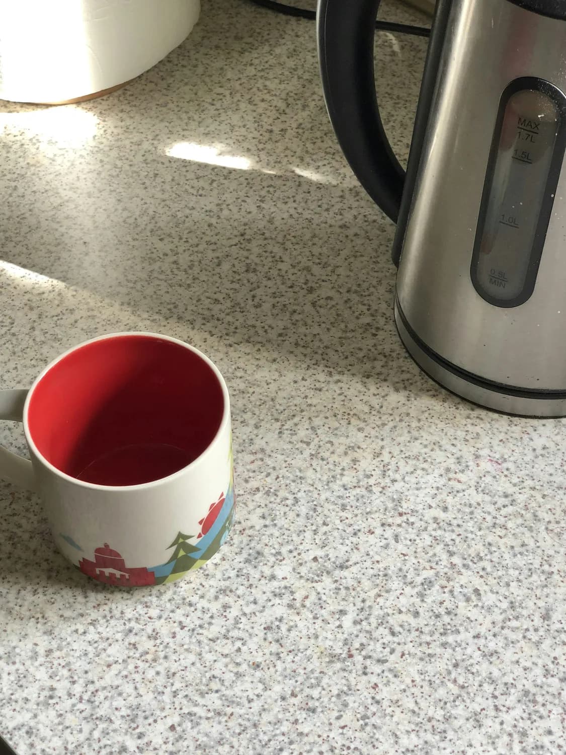 你家的电热水壶多久没洗了？