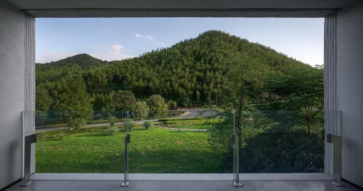 基于空间叙事的乡村建筑改造实践探索：浙江安吉余村展示馆改造项目