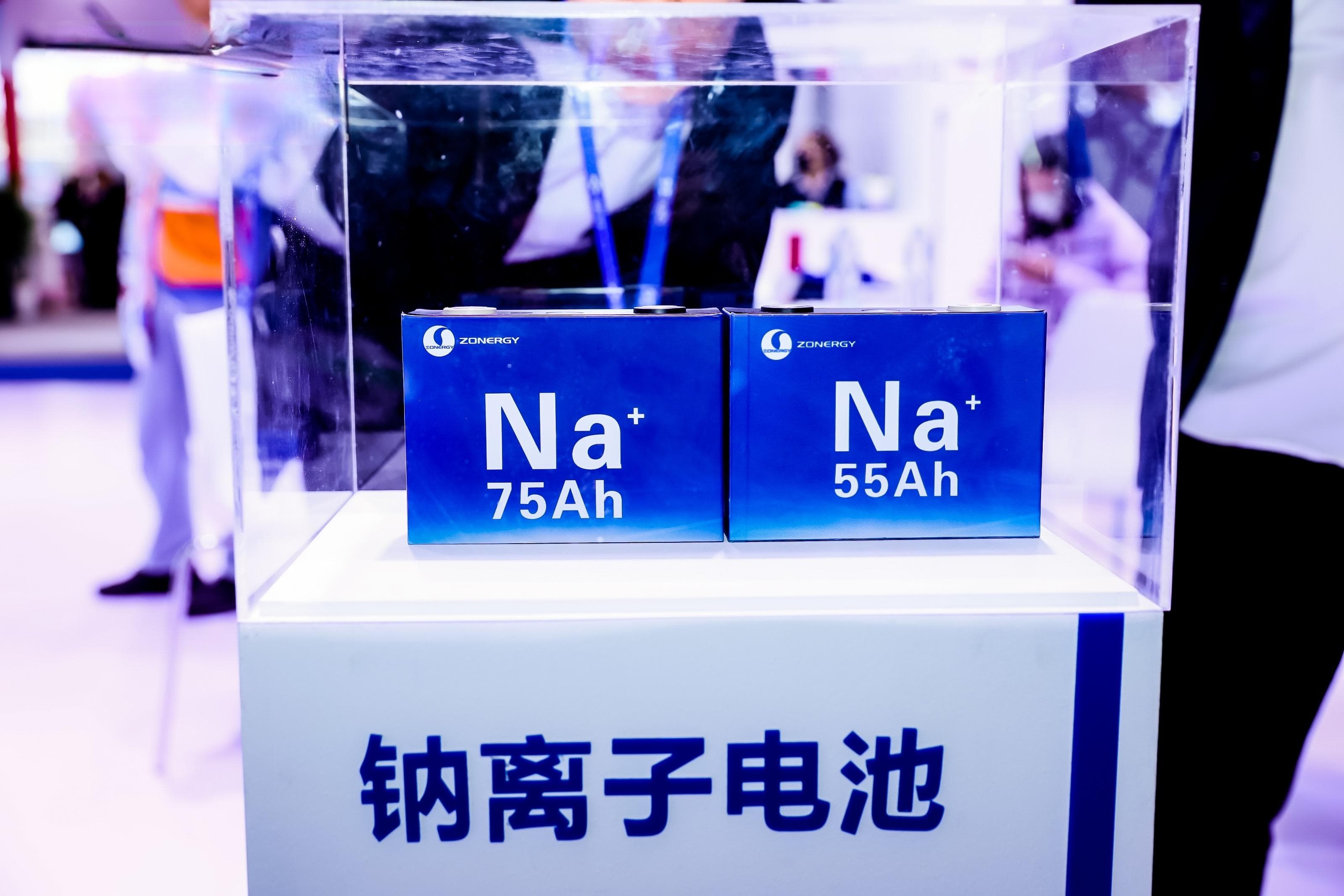 挣扎三年后巨头入场，钠电池熬出头了？