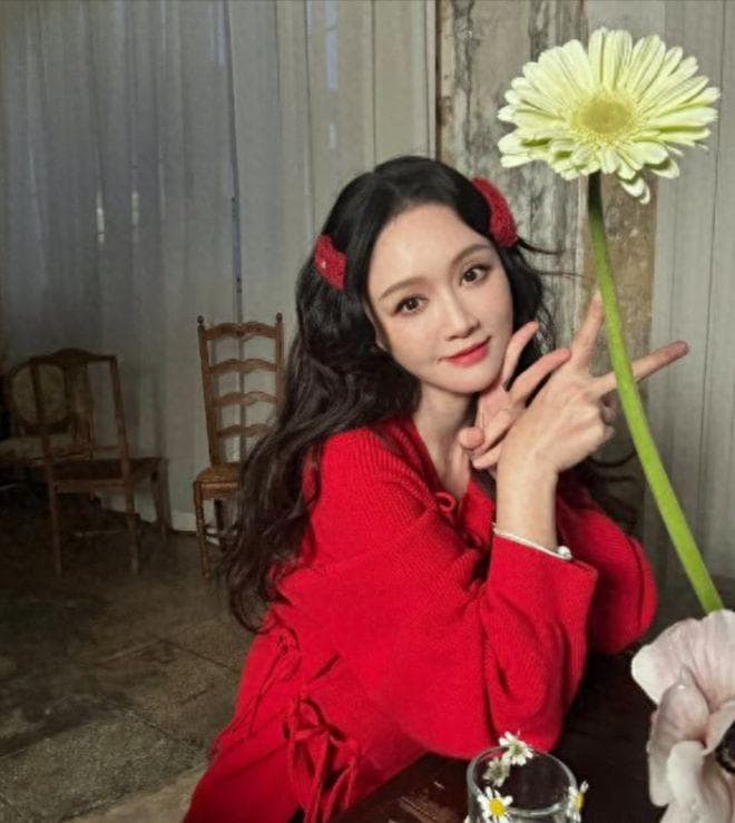网红潘宏直播给狗洗澡致死，嘴角流血，陈乔恩发文痛斥：谋杀！